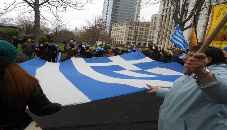 Μεγαλειώδης συλλαλητήριο για τη Μακεδονία στη Φρανκφούρτη! Πλημμύρισε με ελληνικές σημαίες και Έλληνες (εικόνες, βίντεο)